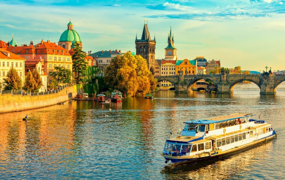 Enjoy-the-romantic-Vltava-river-cruise-in-Prague